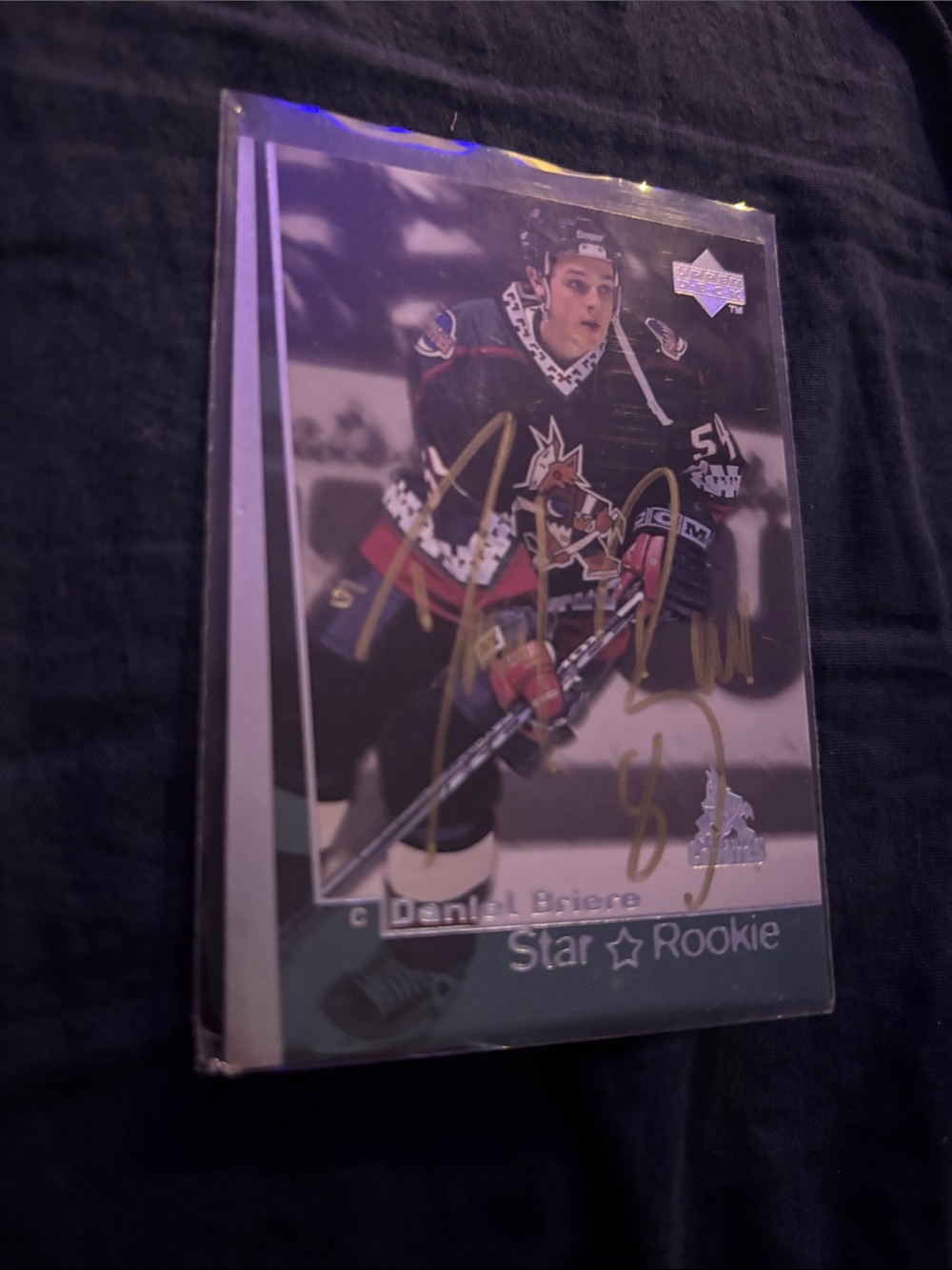 1998-99 Upper Deck #7 Daniel Briere "Star Rookie" autographed card
